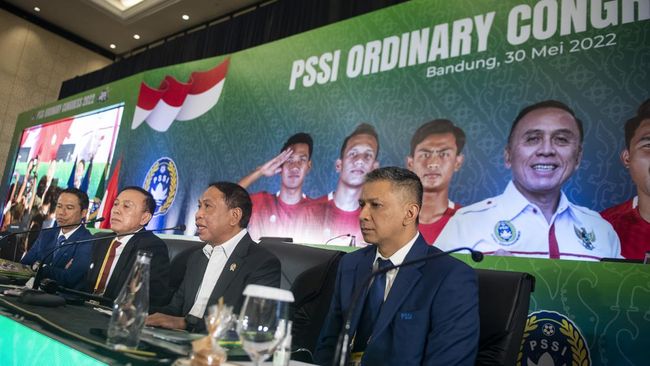 Komisaris PT Persib Bandung Bermartabat (PBB) Umuh Muchtar angkat bicara soal tudingan dirinya mengajak klub lain untuk menggelar Kongres Luar Biasa (KLB) PSSI.