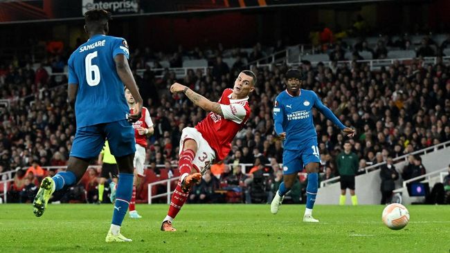 Sempat jadi dimusuhi fans Arsenal, kini Granit Xhaka kembali dicintai. Media Inggris bahkan menyebutnya From Zero to Hero.