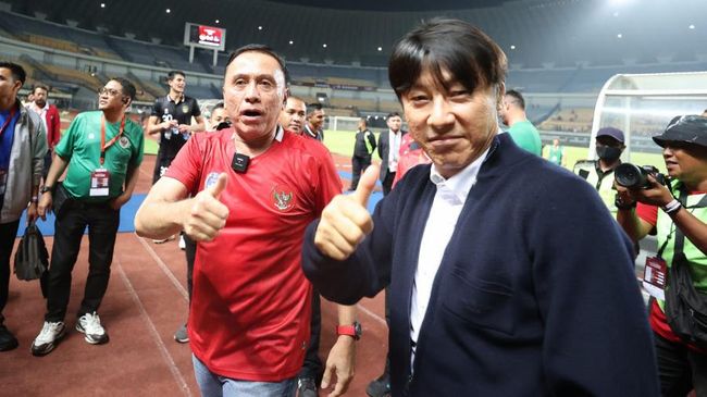 Beragam reaksi netizen membanjiri kolom komentar akun Instagram Shin Tae Yong (STY) usai pelatih Timnas Indonesia itu siap mundur.