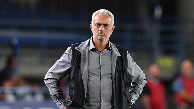 Pelatih AS Roma Jose Mourinho marah besar dan menyebut salah satu pemainnya sebagai pengkhianat.