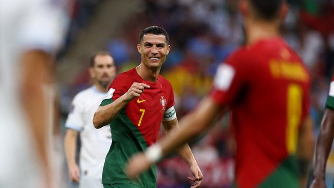 Cristiano Ronaldo nyaris membuat assist ajaib saat Portugal mengalahkan Uruguay 2-0 dalam laga lanjutan Grup H Piala Dunia 2022.