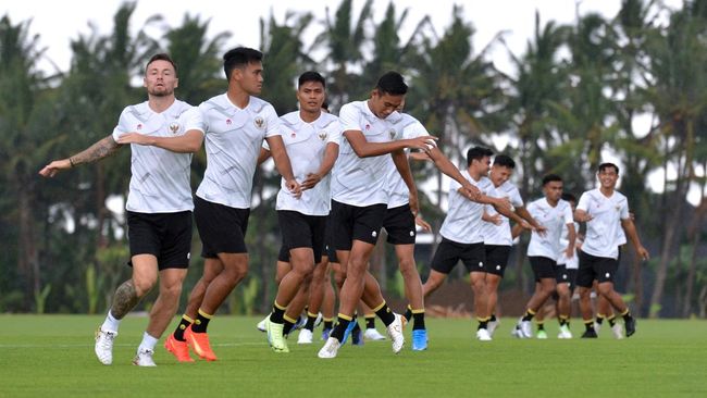 Shin Tae Yong fokus membenahi pemulihan fisik para pemain Timnas Indonesia di awal pemusatan latihan (TC) di Bali jelang Piala AFF 2022.