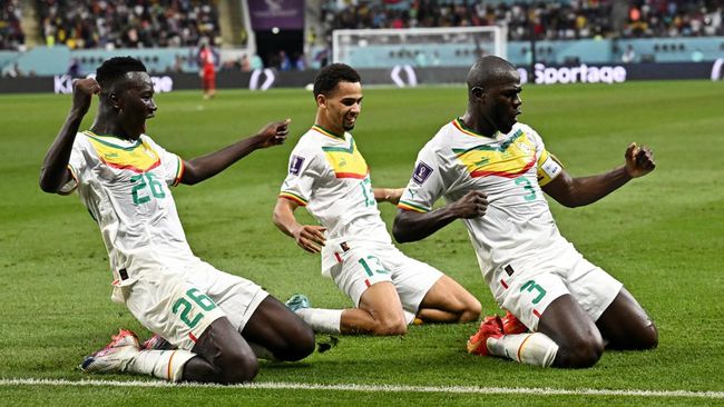 Senegal terancam sanksi dari FIFA jelang melawan Inggris pada babak 16 besar Piala Dunia 2022 di Stadion Al Bayt, Al Khor, Minggu (4/12).