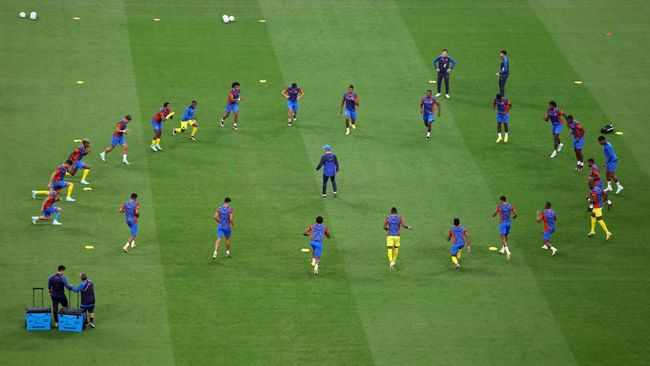 Susunan pemain resmi yang diturunkan Qatar dan Ekuador di laga perdana Grup A Piala Dunia 2022.