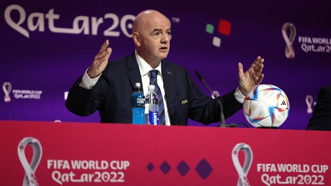 Presiden FIFA mengeluarkan pembelaan terhadap Qatar yang melarang penjualan bir di dalam dua luar stadion saat pertandingan Piala Dunia 2022.