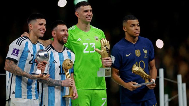 Argentina mendominasi daftar penghargaan Piala Dunia 2022 setelah mengalahkan Prancis di final. Berikut daftar lengkap pemenang penghargaan Piala Dunia 2022.