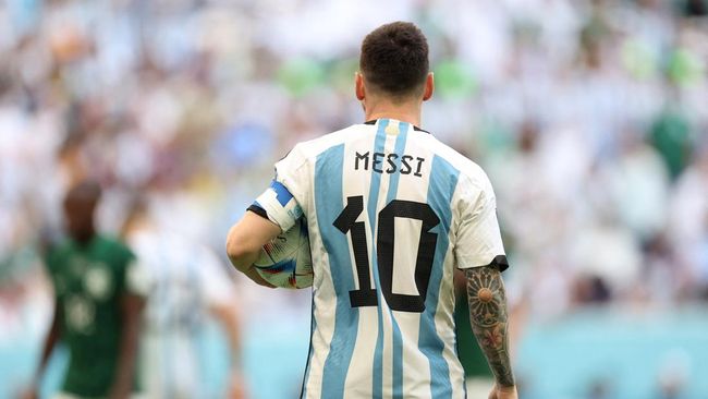 Jersey Argentina dan Lionel Messi laku keras di penjuru dunia hingga stoknya tidak tersedia lagi jelang final Piala Dunia 2022 antara Argentina vs Prancis.