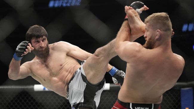 Kontroversi terjadi pada pertarungan gelar juara dunia light heavyweight setelah Jan Blachowicz vs Magomed Ankalaev dinyatakan imbang pada duel UFC 282.