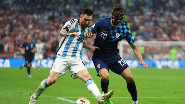 Josko Gvardiol berbicara soal performa Lionel Messi yang membuatnya terlintang pukang dalam laga semifinal Piala Dunia.