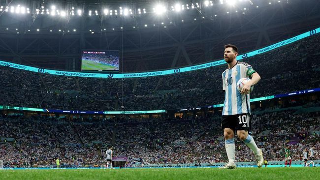 Lionel Messi akan menjalani pertandingan profesional ke-1000 dalam pertandingan babak 16 besar Piala Dunia 2022 antara Argentina vs Australia.