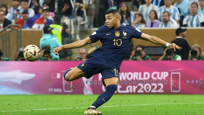 Dua gol Kylian Mbappe membuat final Piala Dunia 2022 antara Argentina vs Prancis berakhir imbang 2-2 dalam 90 menit dan lanjut ke babak tambahan.