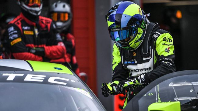 Legenda MotoGP Valentino Rossi akan satu tim dengan pembalap Indonesia Sean Gelael di Dubai 24 Hours 2023 bersama tim WRT yang menggunakan BMW M4 GT3.