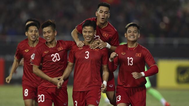 Singapura bermain imbang dengan Vietnam pada laga fase grup Piala AFF 2022 di Stadion Jalan Besar, Jumat (30/12) malam.