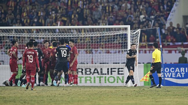 Timnas Indonesia tersingkir dari Piala AFF 2022. Skuad Garuda seolah termakan provokasi drama pemain-pemain Vietnam.
