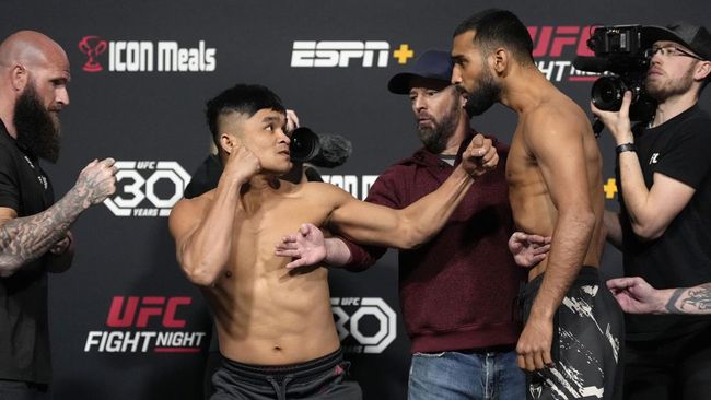 Kabar petarung Indonesia Jeka Saragih resmi dikontrak UFC untuk lima pertarungan membuat netizen riuh menyambut hal tersebut.
