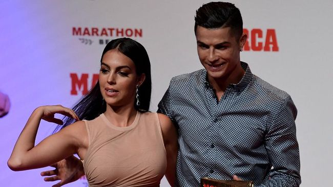 Hubungan Cristiano Ronaldo dan kekasihnya Georgina Rodriguez diterpa rumor tak sedap. Jalinan asmara kedua sejoli ini dikabarkan retak.