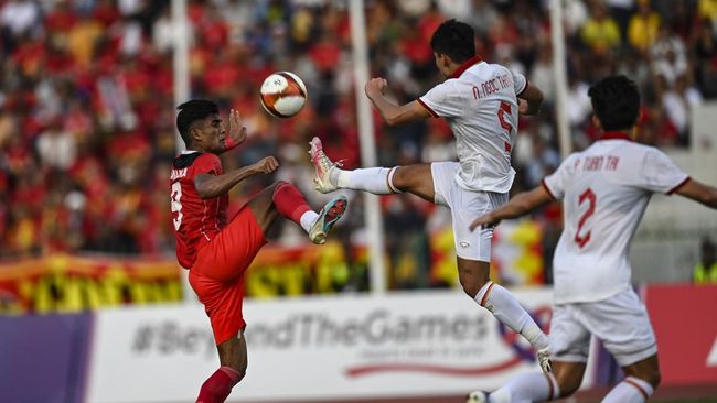 Timnas Indonesia menang 3-2 atas Vietnam di Semifinal SEA Games 2023. Ketum PSSI, Erick Thohir menyebut itu karena faktor nyali.