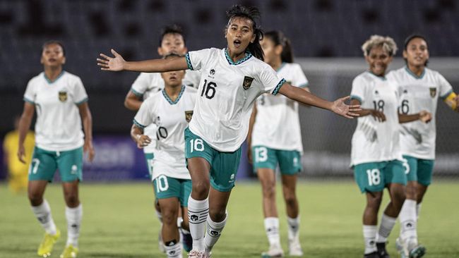 Pelatih Timnas Putri Indonesia Rudy Eka Priyambada menyiapkan dua strategi untuk meredam Thailand di semifinal Piala AFF Wanita U-19 2023.
