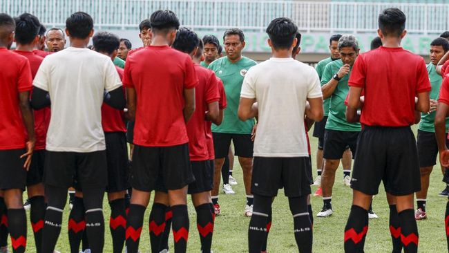 Keikutsertaan Timnas Indonesia U-17 di Piala Dunia U-17 2023 membuat warganet atau netizen merangkum diaspora yang bermain di luar negeri.