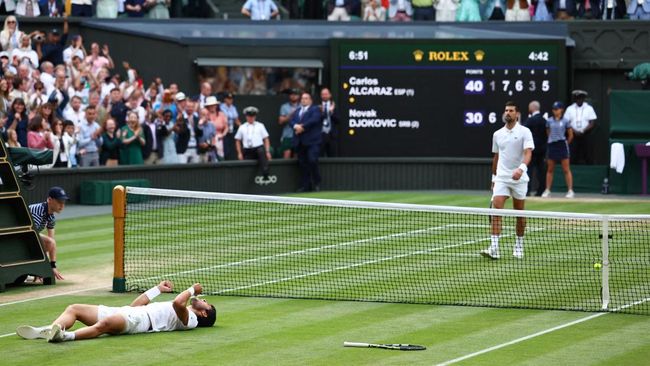 Novak Djokovic gagal menjuarai Wimbledon 2023 usai dikalahkan petenis nomor satu dunia Carlos Alcaraz pada laga final tunggal putra, Minggu (16/7).