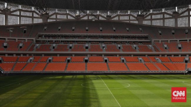 Ketua Umum PSSI Erick Thohir mengatakan sudah memegang catatan FIFA soal rumput Jakarta International Stadium (JIS).