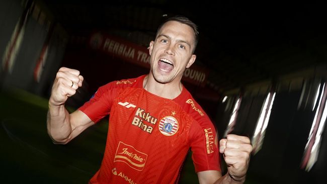 Persija Jakarta resmi mengumumkan Maciej Gajos sebagai pemain baru di bursa transfer Liga 1 2023/2024, Jumat (14/7).