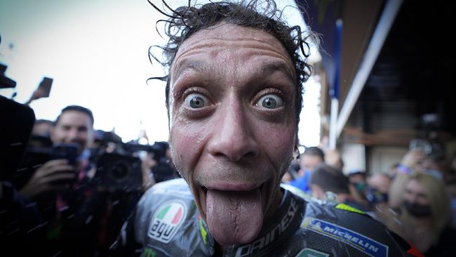 Valentino Rossi menceritakan detik-detik dia memutuskan pensiun dari ajang MotoGP pada 2021.