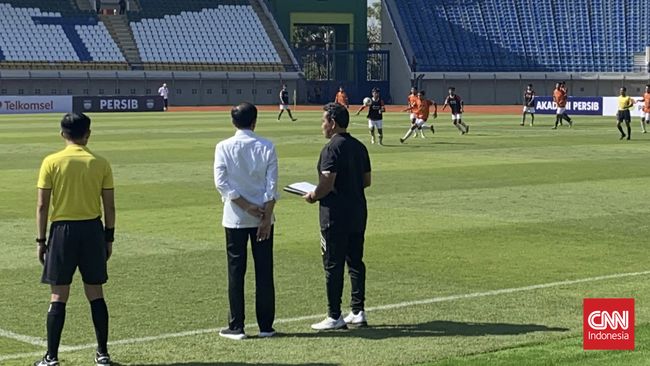 Presiden Joko Widodo memberi target realistis kepada pemain Timnas Indonesia U-17 di Piala Dunia U-17 2023.