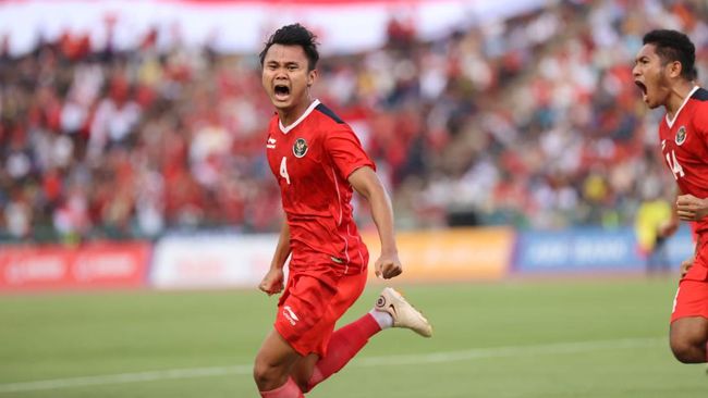 Komang Teguh mendapat panggilan memperkuat Timnas Indonesia U-23, padahal beberapa bulan lalu pemain Borneo FC itu mendapat hukuman AFC.