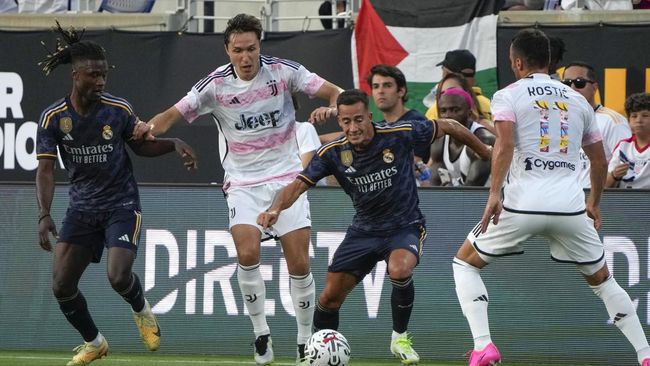 Juventus mengalahkan Real Madrid 3-1 dalam laga yang berlangsung sengit pada ajang pramusim Soccer Champions Tour 2023.