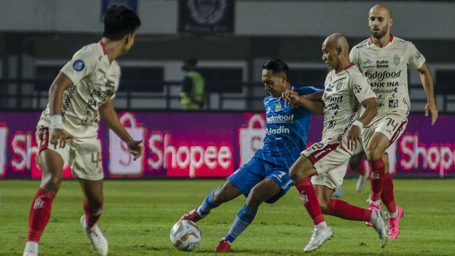 Persib Bandung harus puas bermain imbang tanpa gol saat menjamu Bali United pada pekan keenam Liga 1 di Stadion Gelora Bandung Lautan Api.