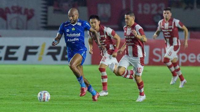Bojan Hodak menyebut Persib Bandung kehilangan fokus saat dikalahkan Persis Solo pada lanjutan Liga 1 di Stadion Manahan, Solo, Selasa (8/8).
