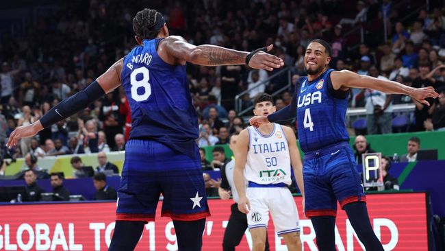 Amerika Serikat lolos ke semifinal FIBA World Cup 2023 usai mengalahkan Italia dengan skor 100-63 di babak perempat final.