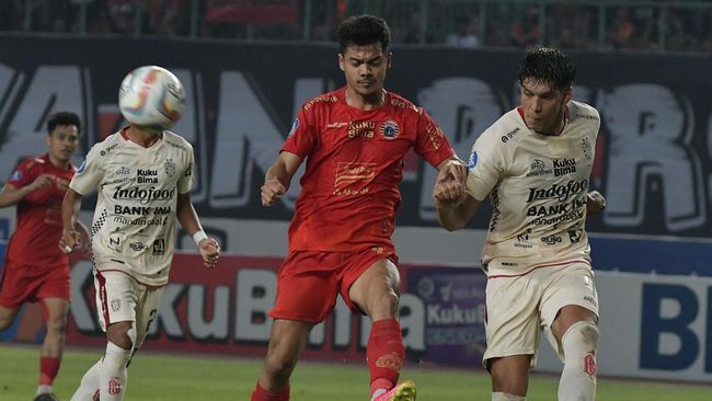 Persaingan ketat terjadi di papan tengah klasemen Liga 1 2023/2024 setelah Persija Jakarta ditahan Bali United 1-1 di Stadion Patriot, Bekasi, Minggu (24/9).