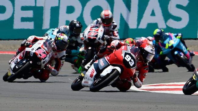 Pembalap Indonesia Fadillah Arbi Aditama mengaku memetik banyak pelajaran dari debut dalam ajang Moto3.