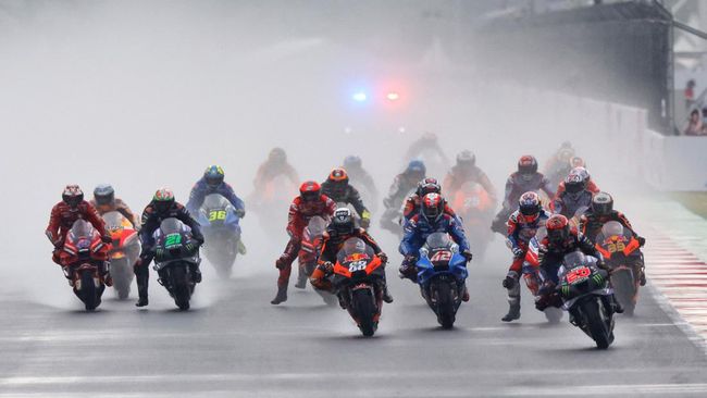 MotoGP coba mengingat momen unik MotoGP Mandalika yang disambar petir pada musim lalu jelang balapan di Sirkuit Mandalika, 13-15 Oktober nanti.