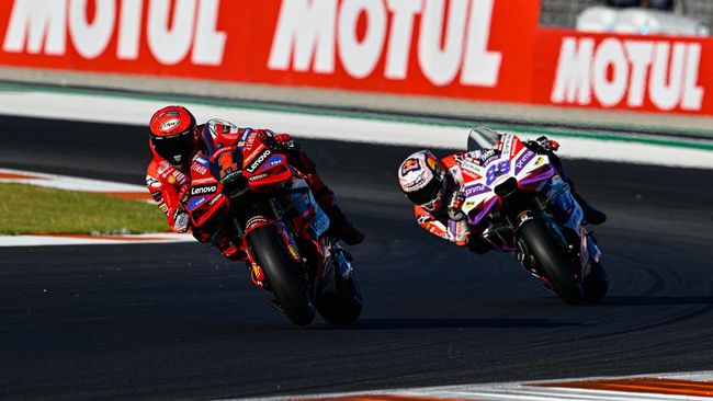 Manajer tim Ducati Davide Tardozzi menyebut aksi membuntuti Jorge Martin terhadap Francesco Bagnaia di practice MotoGP Valencia 2023 sebagai tindakan konyol.