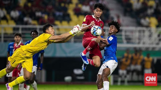 Mantan pemain timnas Belgia Radja Nainggolan berpesan kepada pemain Timnas Indonesia U-17 agar terus bekerja keras selagi masih muda.