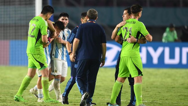 Timnas Argentina kembali harus menelan kenyataan pahit usai kalah dari Jerman pada semifinal Piala Dunia U-17 2023.