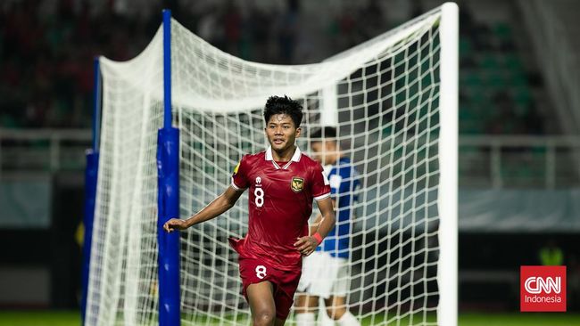 Striker Timnas Indonesia U-17 Arkhan Kaka mempersembahkan golnya ke gawang Ekuador di Piala Dunia U-17 2023 untuk sang ibu.