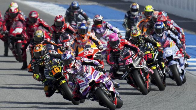 Perebutan gelar juara dunia MotoGP 2023 bisa ditentukan di Sprint Race MotoGP Valencia malam ini, Sabtu (25/11). Berikut jadwal Sprint Race MotoGP Valencia.