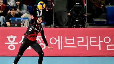 Bintang voli putri Indonesia Megawati Hangestri Pertiwi buka suara usai Red Parks meraih kemenangan atas AI Peppers pada Liga Korea Selatan.