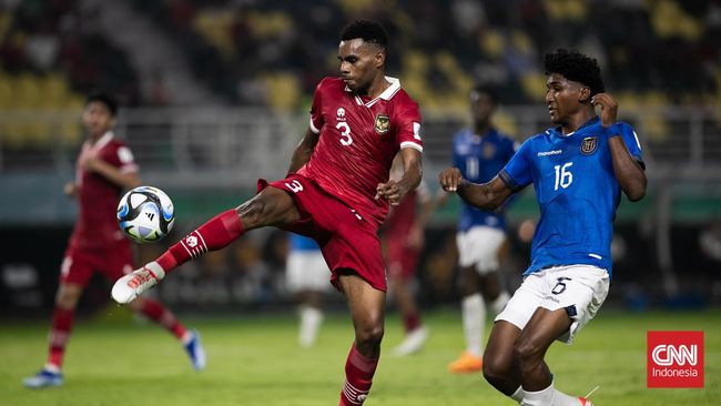 Kapten Timnas Indonesia U-17 Muhammad Iqbal Gwijangge mengungkapkan alasan banyak pemain Garuda yang bertumbangan saat melawan Ekuador di Piala Dunia U-17.