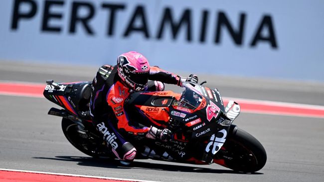 Bos Aprilia Massimo Rivola menilai timnya memiliki tantangan berat mengalahkan Ducati yang kini punya Marc Marquez di MotoGP 2024.