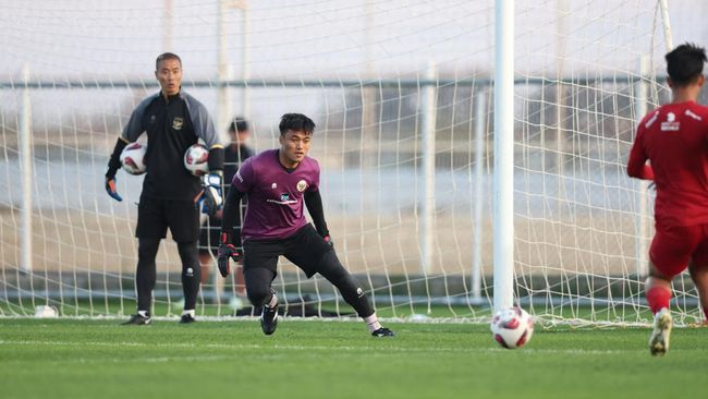 Kiper Timnas Indonesia Ernando Ari Sutaryadi tidak peduli dengan penampilan Vietnam yang mampu merepotkan Jepang pada laga pertama Piala Asia 2023.