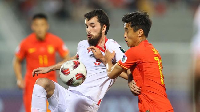 Tembok pertahanan China diobrak-abrik Tajikistan pada pertandingan Grup A Piala Asia 2023 yang diwarnai kontroversi gol dianulir, Sabtu (13/1) malam WIB.