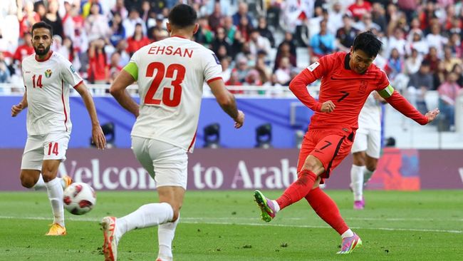 Duel sengit antara Korea Selatan vs Yordania berakhir imbang 2-2 pada laga kedua Grup E Piala Asia 2023, Sabtu (20/1).