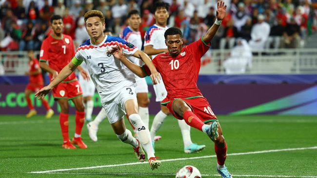 Timnas Thailand tahan Oman 0-0 pada pertandingan kedua Grup F Piala Asia 2023 di Stadion Abdullah bin Khalifa, Minggu (21/1).