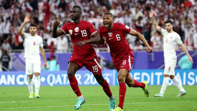 Timnas Qatar lolos ke final Piala Asia 2023 usai menang dramatis 3-2 atas Iran pada semifinal di Stadion Al Thumama, Rabu (7/2).