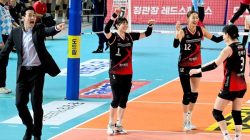 Pelatih Red Sparks Ko Hee Jin mengungkapkan kunci kemenangan timnya atas GS Caltex usai menang 3-0 di Liga Voli Korea, Rabu (21/2).